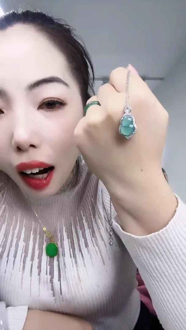 【闪购商品】翡翠颈饰银S925镶嵌葫芦