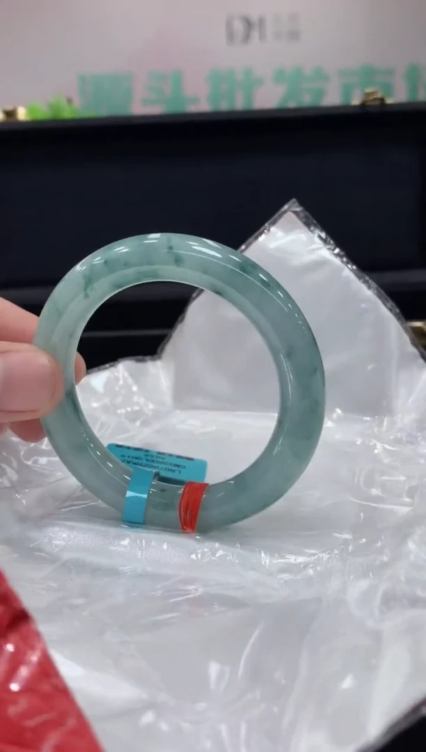 未镶嵌手镯翡翠翡翠手镯