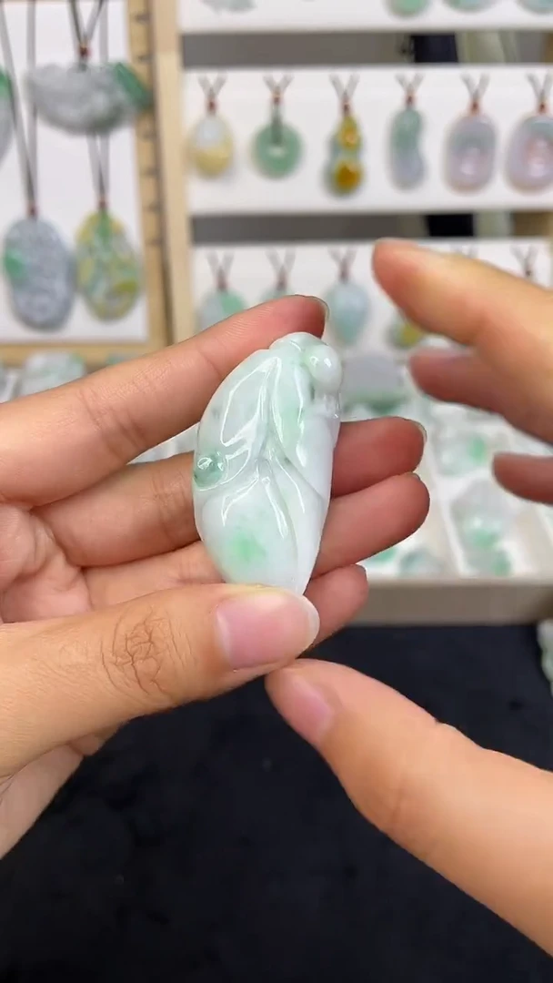 颈饰未镶嵌翡翠1