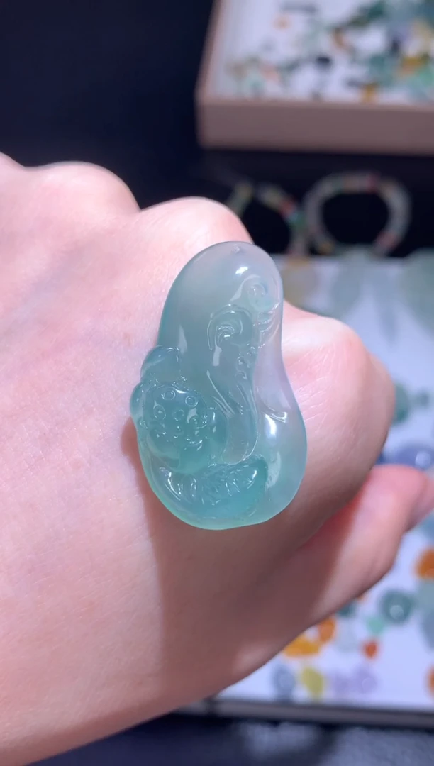 未镶嵌定制翡翠莲花鱼