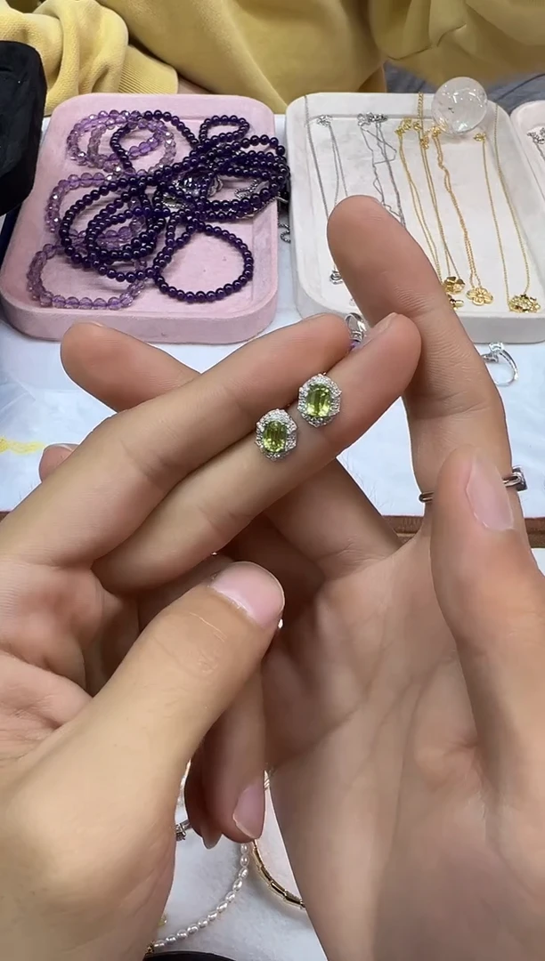 银S925镶嵌耳饰橄榄石1222m004多样性发其一