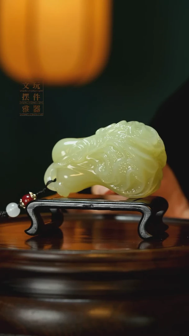 玉《丰满白菜》手把件摆件