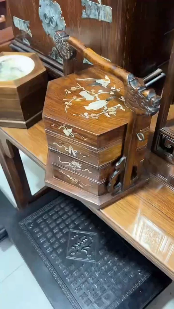 木上*签花梨木六角食盒