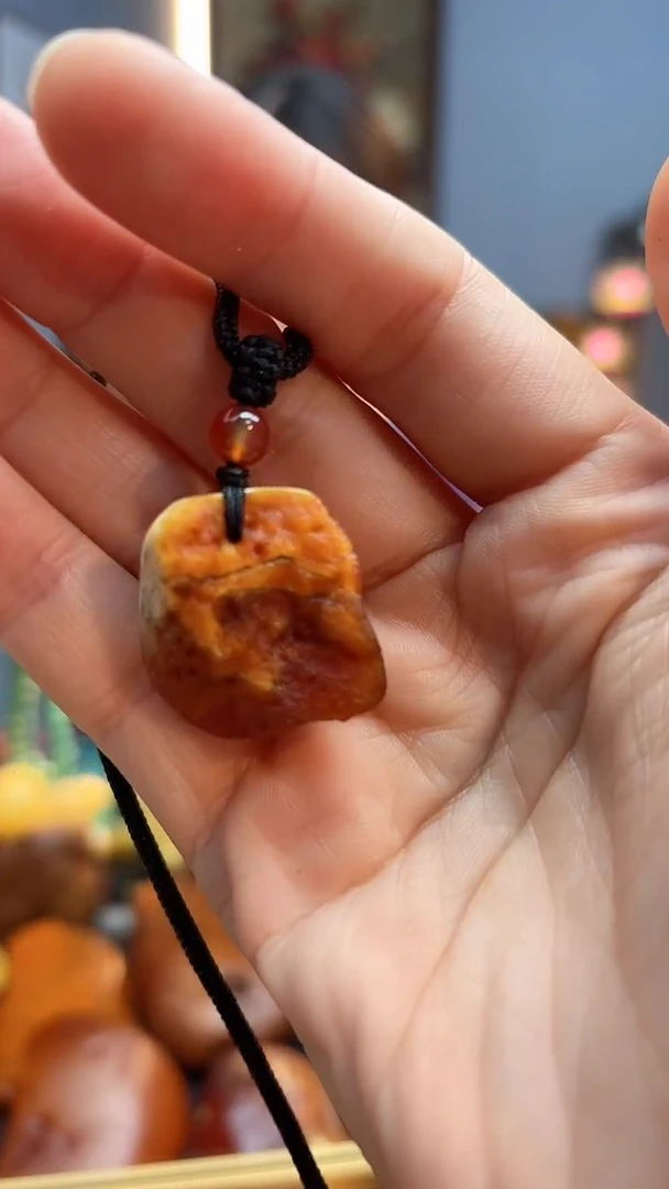 琥珀颈饰未镶嵌吊坠