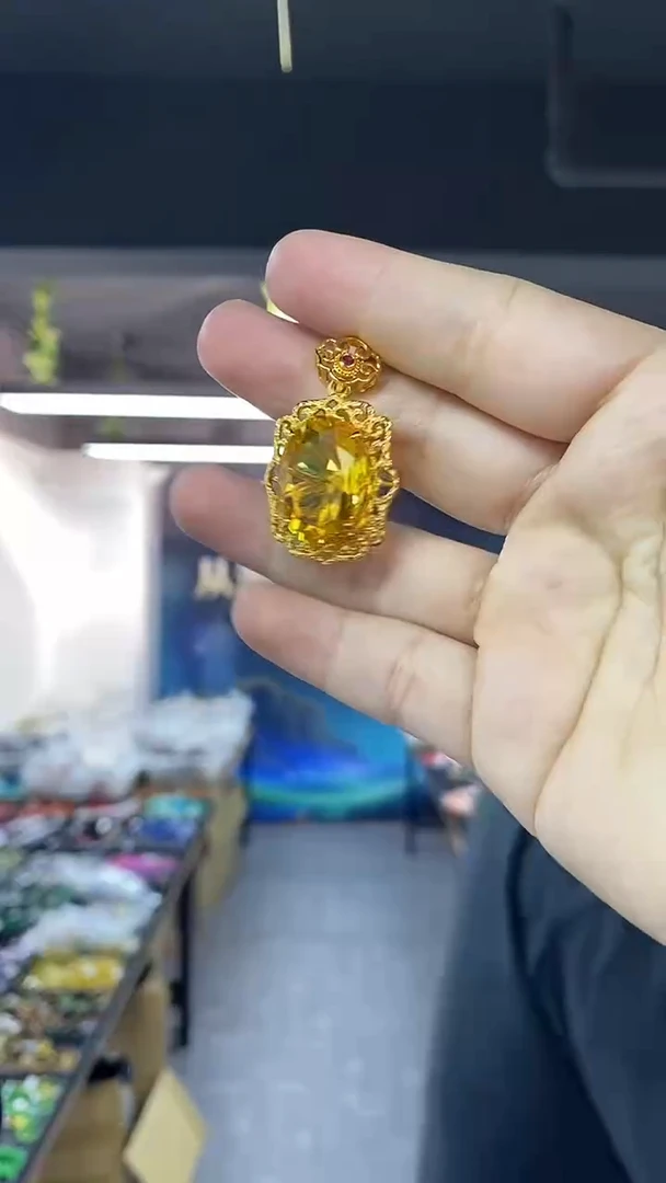 颈饰未镶嵌水晶多样性发其一颜色微差