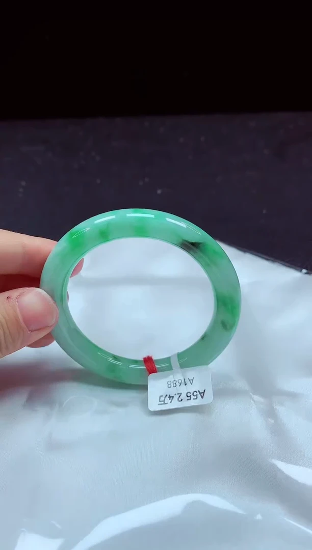 【闪购商品】翡翠手镯未镶嵌镯子55+