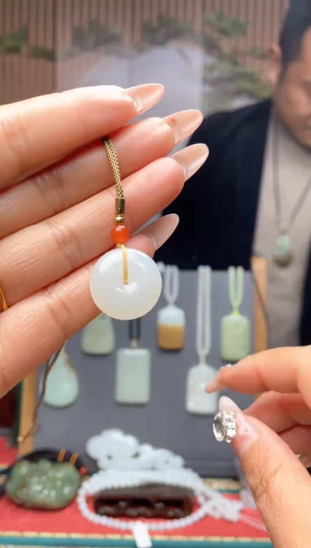 【闪购商品】和田玉颈饰未镶嵌一