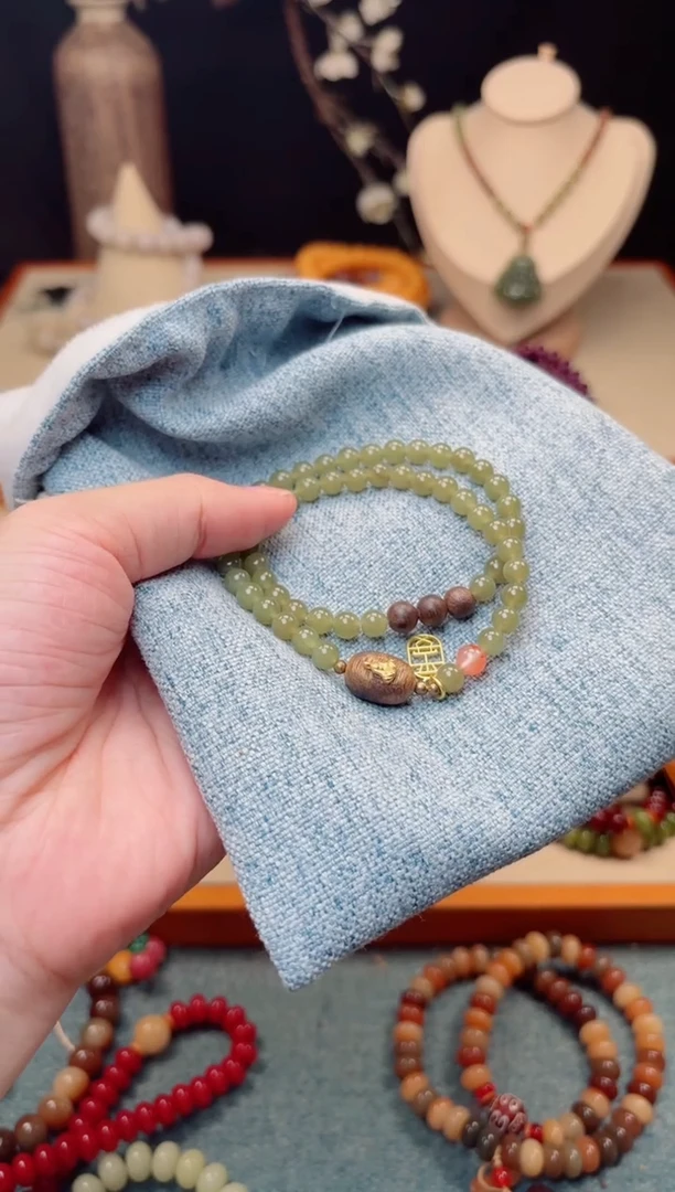 未镶嵌手串和田玉双圈