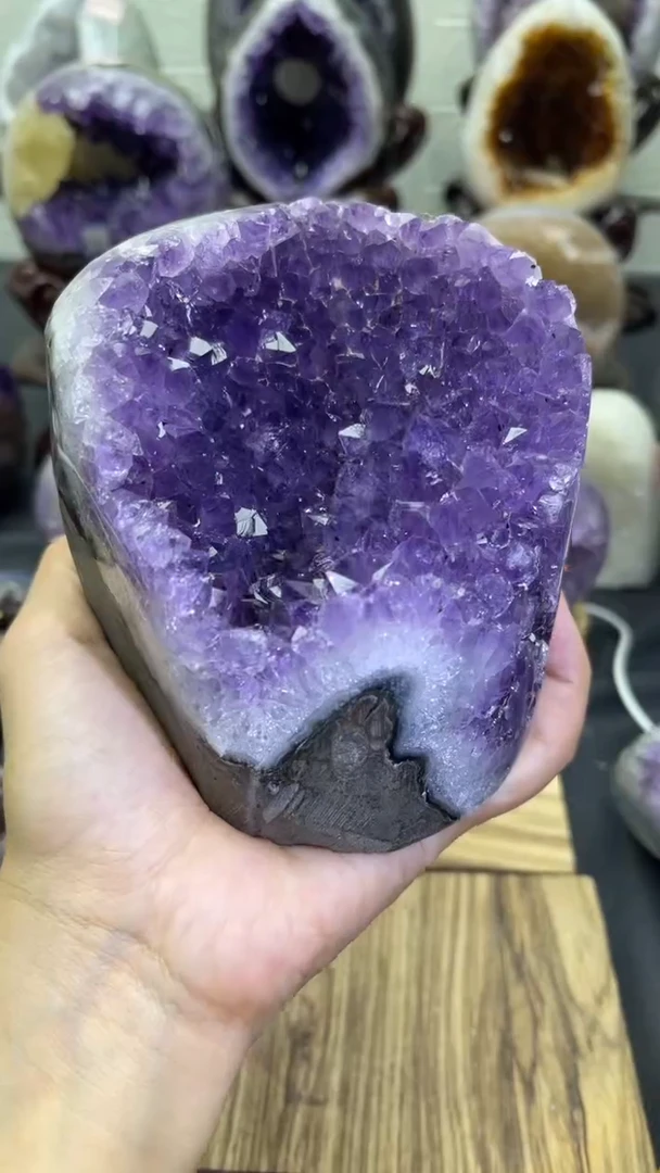 未镶嵌大型摆件（非配饰）紫晶225号鼻尖