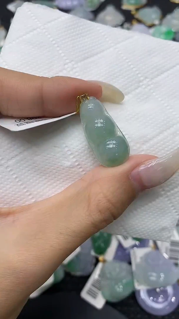 颈饰18K金镶嵌翡翠11111111111