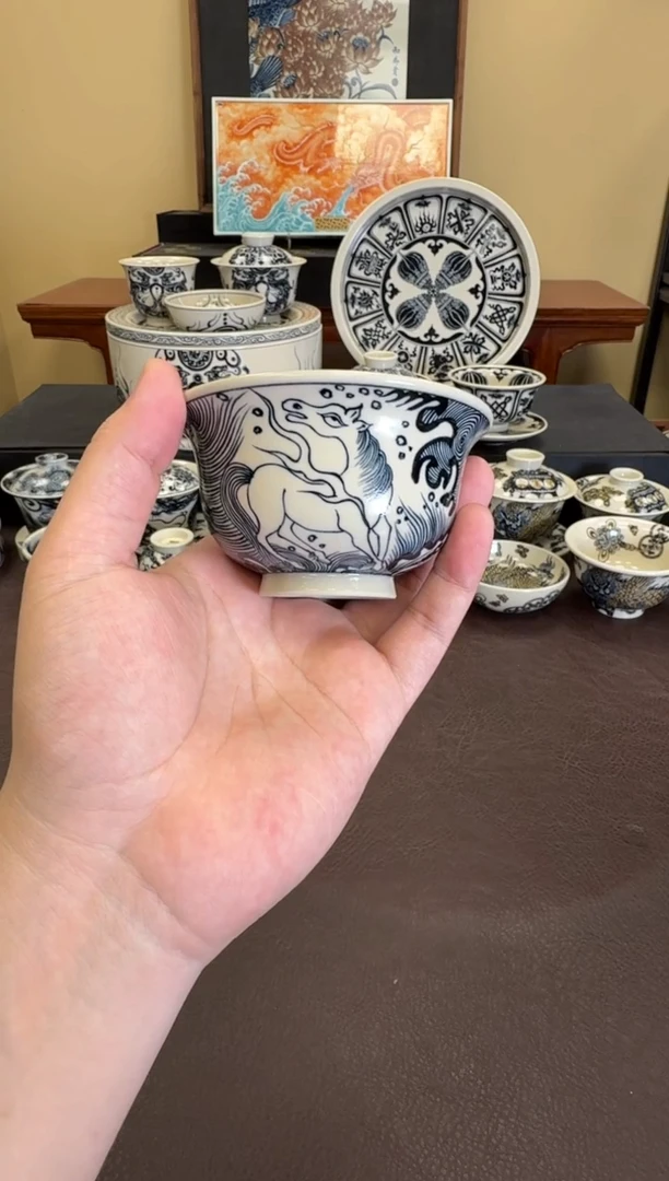 二号釉海浪天马压手杯