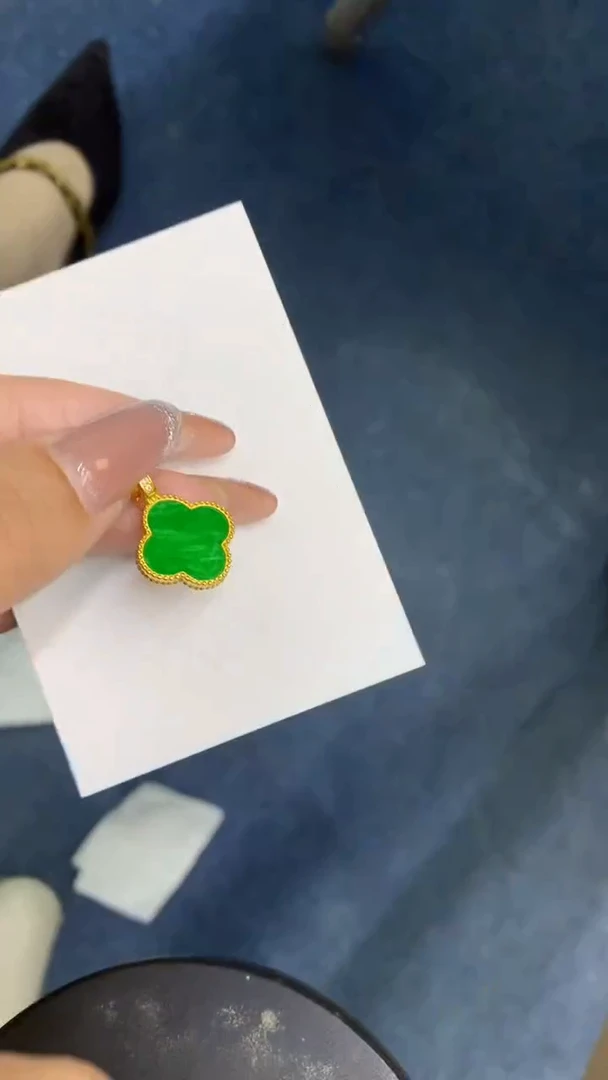 颈饰未镶嵌翡翠1