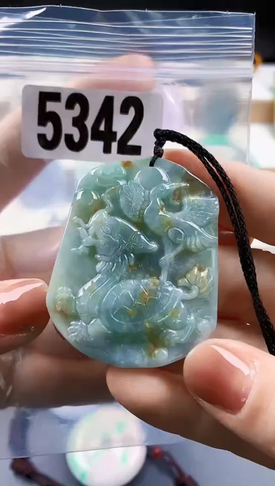 颈饰未镶嵌翡翠天然翡翠吊坠挂件