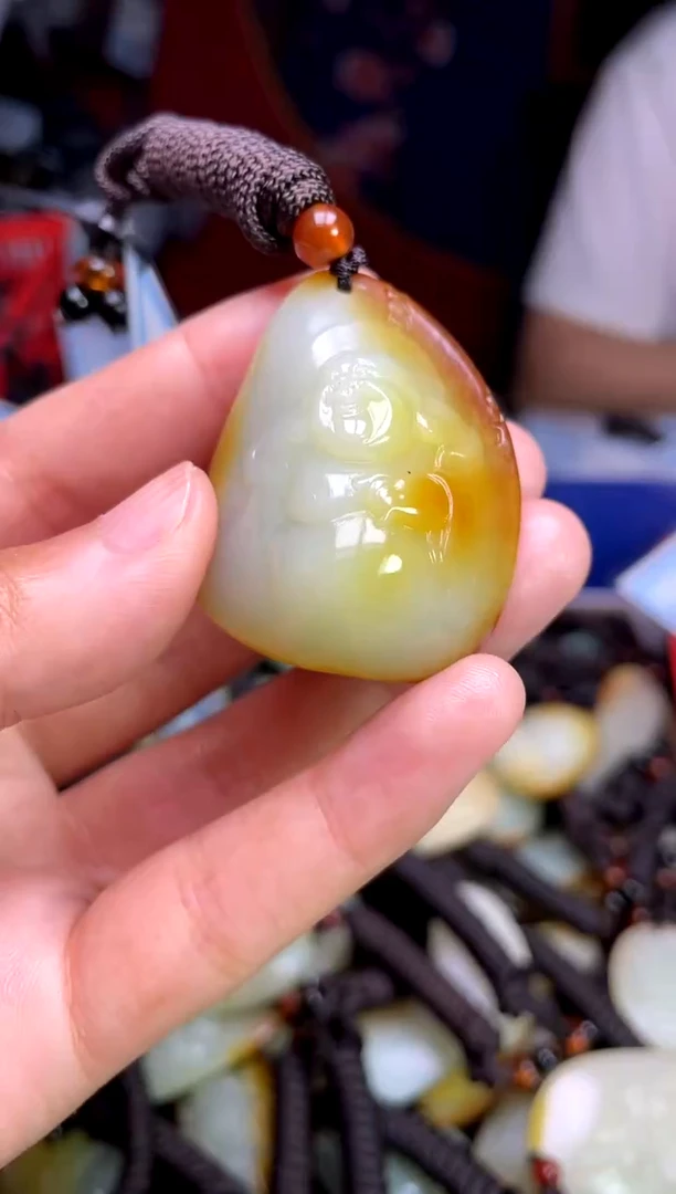和田玉未镶嵌颈饰1