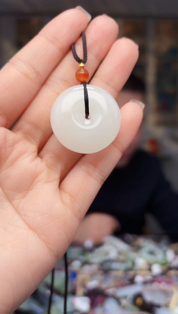 【闪购商品】石英质玉颈饰未镶嵌拍一发一多样性发货