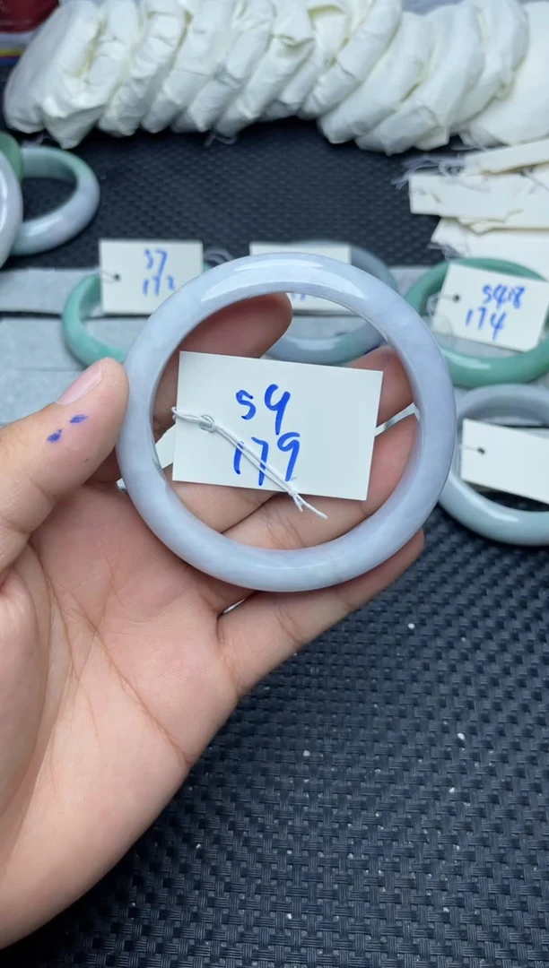 未镶嵌手镯翡翠179