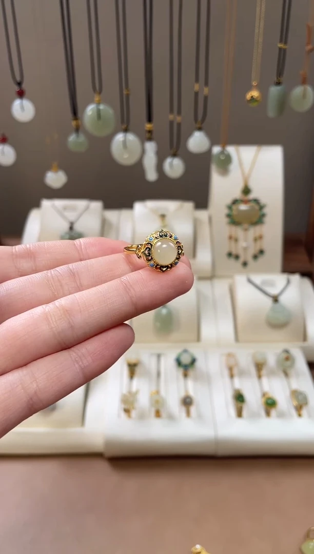 颈饰银S925镶嵌和田玉和田玉吊坠