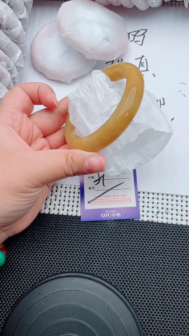 未镶嵌手镯石英质玉75-59-60