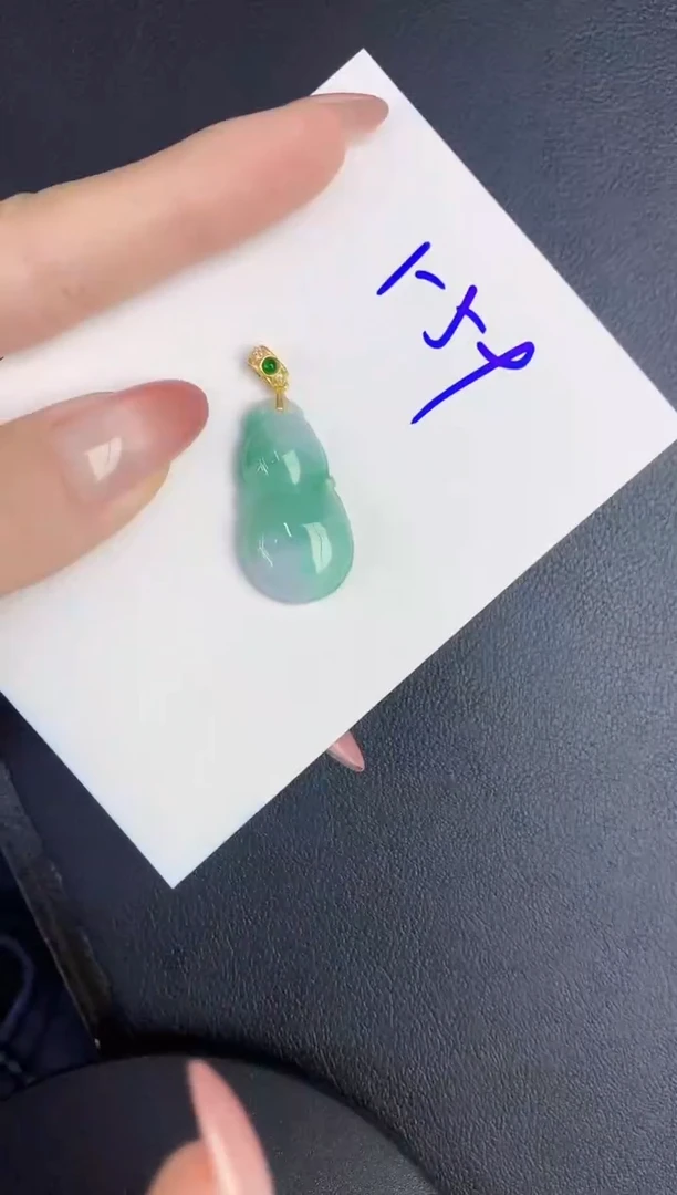 翡翠未镶嵌颈饰缅甸天然翡翠A货