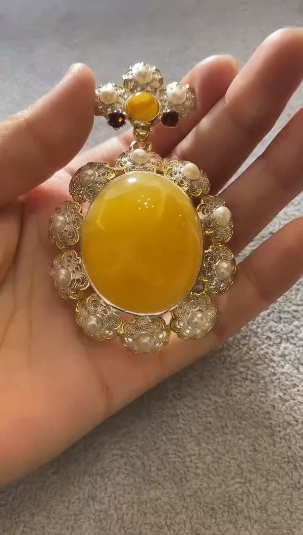 裸石琥珀未镶嵌吊坠