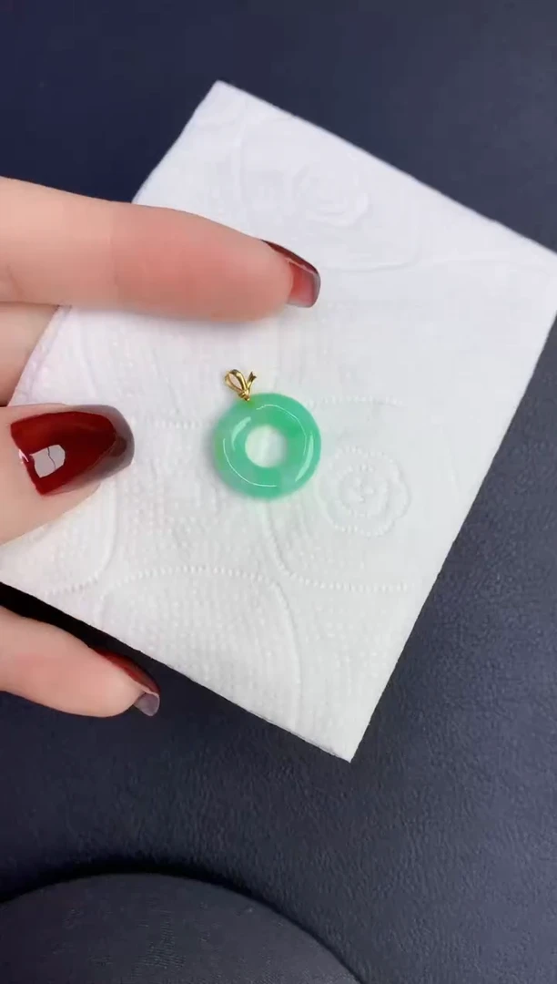 颈饰18K金镶嵌翡翠缅甸天然翡翠A货