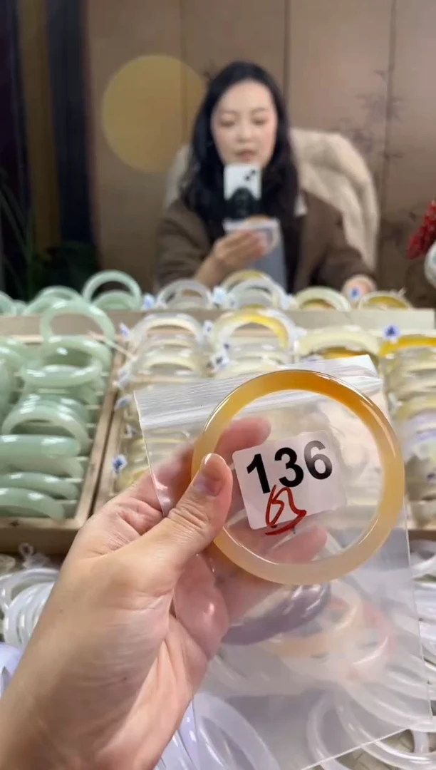 手镯玛瑙/玉髓未镶嵌136