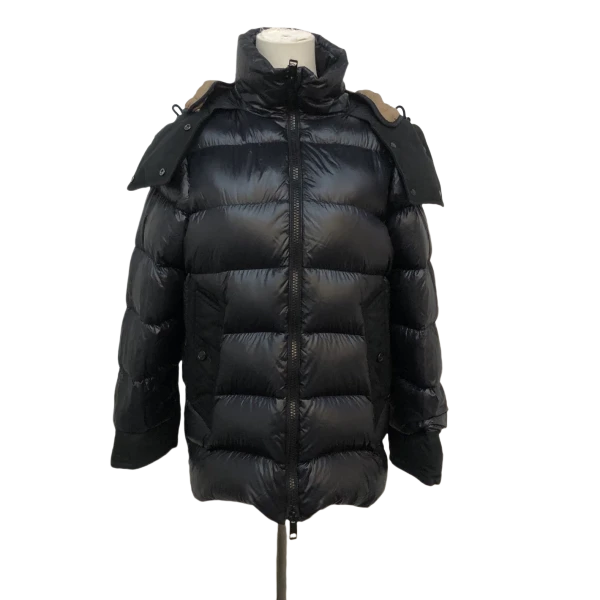 妃鱼/博柏利/聚酰胺纤维/羽绒服/95新/琰一30