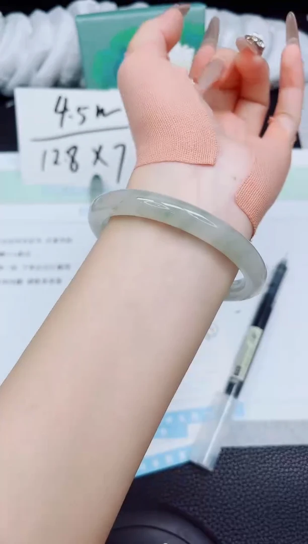 石英质玉未镶嵌手镯A297-60.8