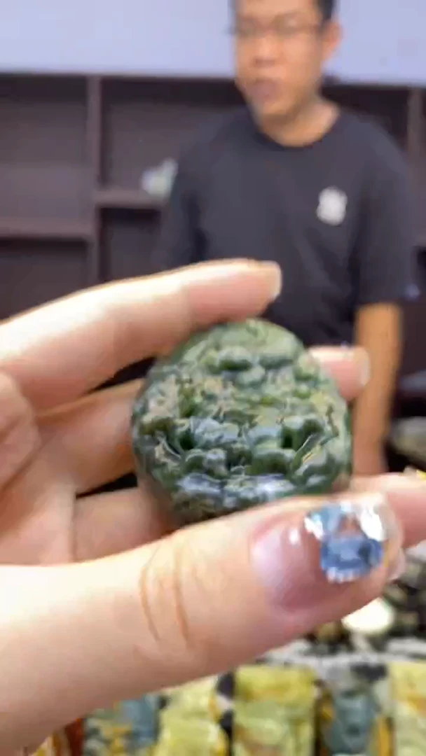 未镶嵌岫玉挂件