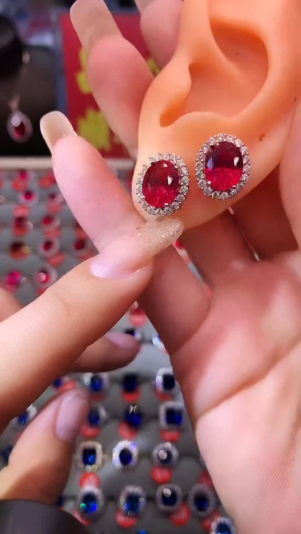 【闪购商品】红宝石耳饰银S925镶嵌111111