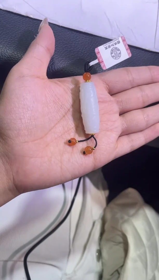 吊坠(赠链)未镶嵌和田玉天泰白玉吊坠（产地直发）