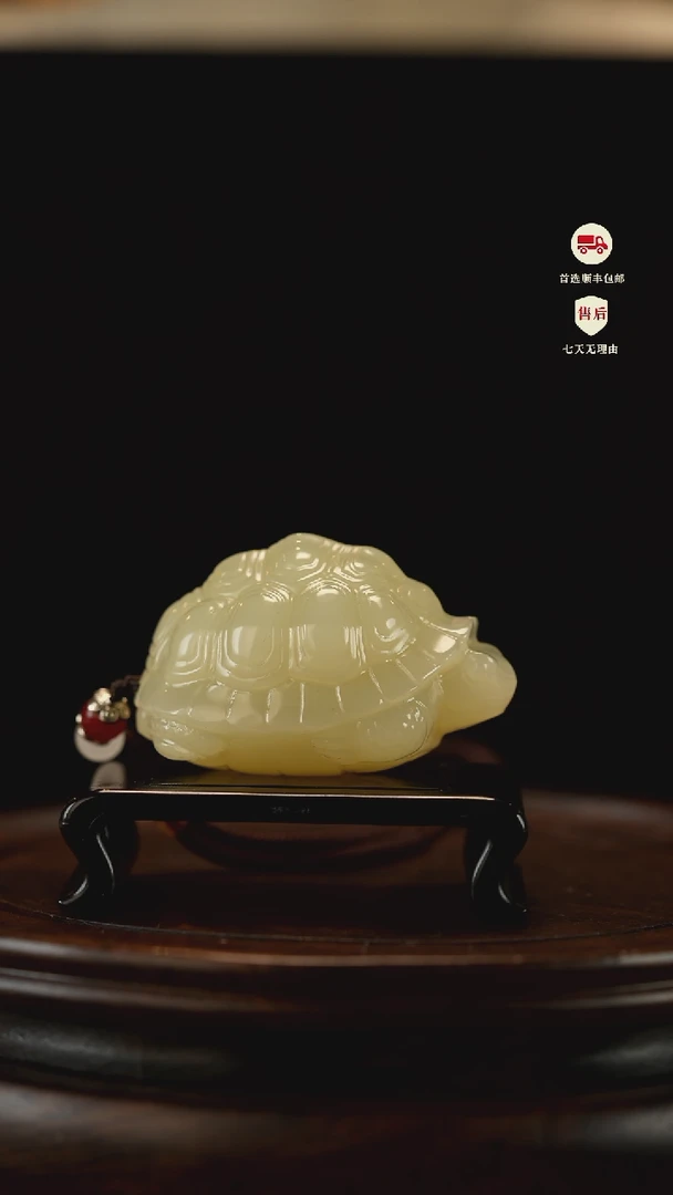 云南石一****3竹叶青雕刻：长寿安康手把件摆件