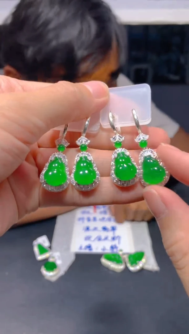 【闪购商品】定制翡翠未镶嵌68多样性发货(发其一）