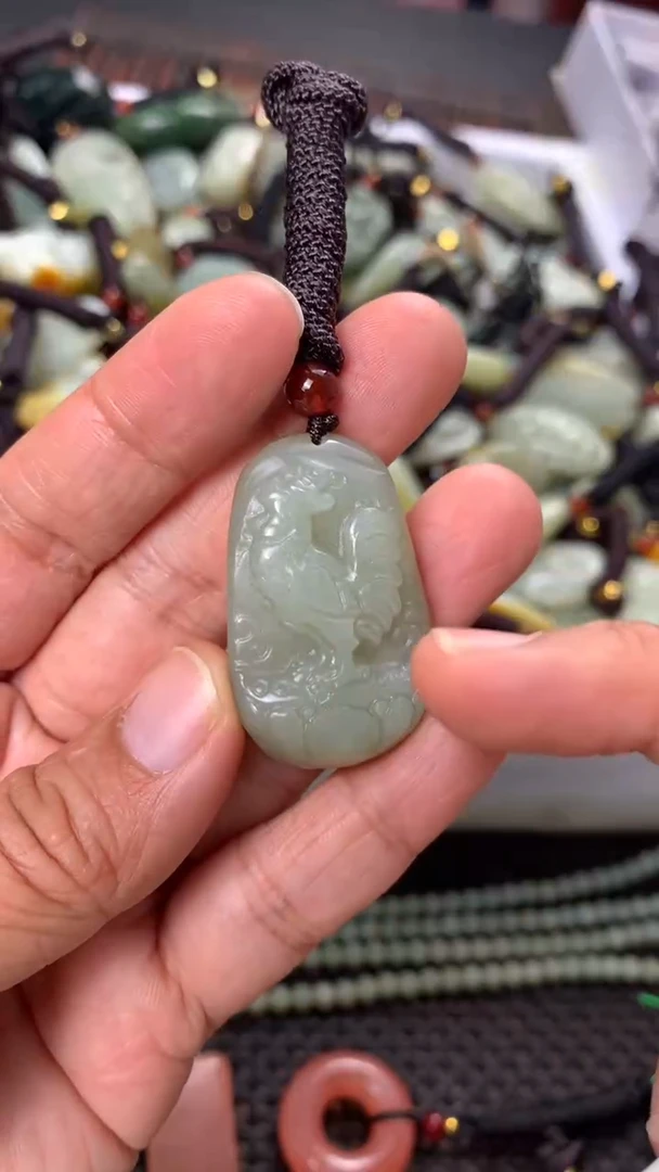 【闪购商品】和田玉颈饰未镶嵌多样性发货没有证书拍一发一有瑕