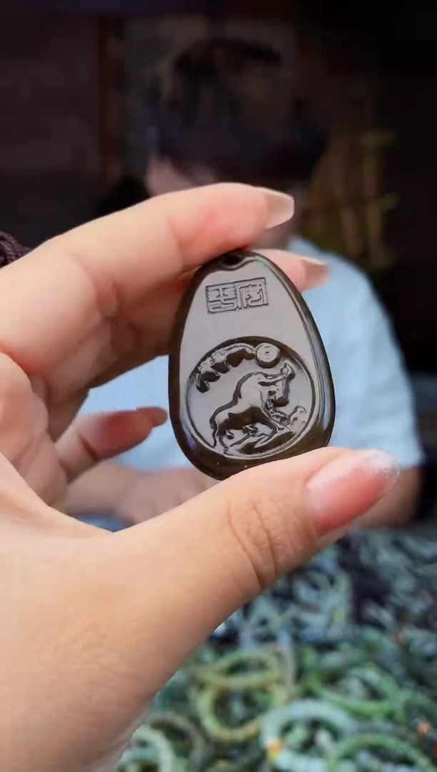 和田玉未镶嵌颈饰拍一发一