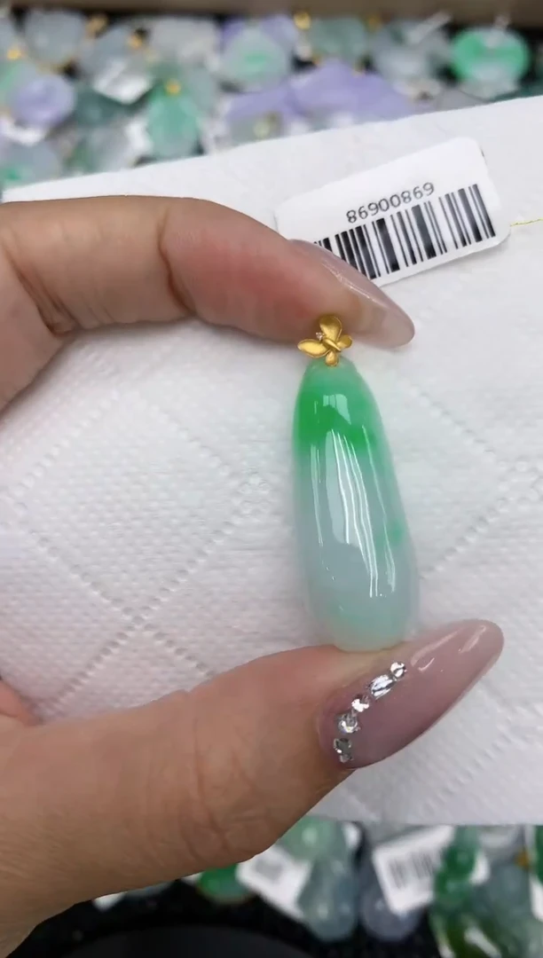 颈饰18K金镶嵌翡翠a货百元一下同包裹多件发出的只收取一单运费