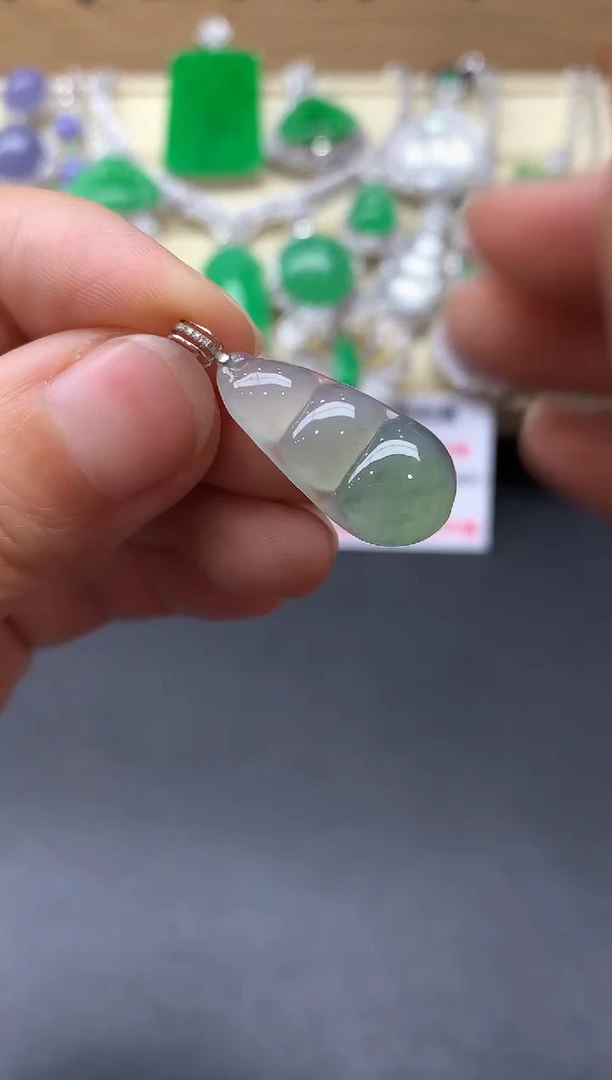 颈饰18K金镶嵌翡翠34-中国好珍宝