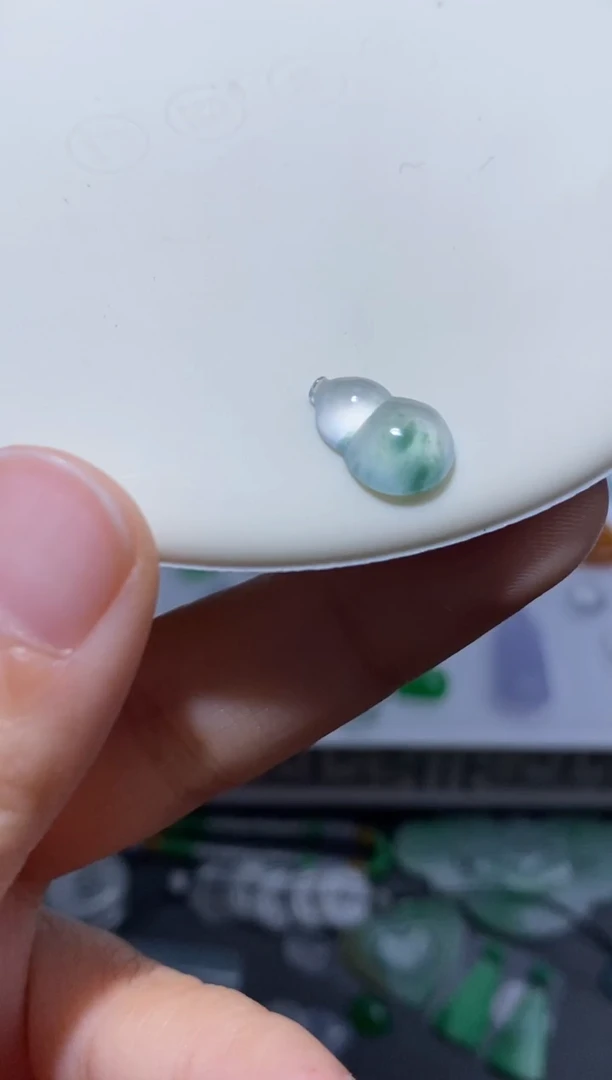 未镶嵌定制翡翠葫芦