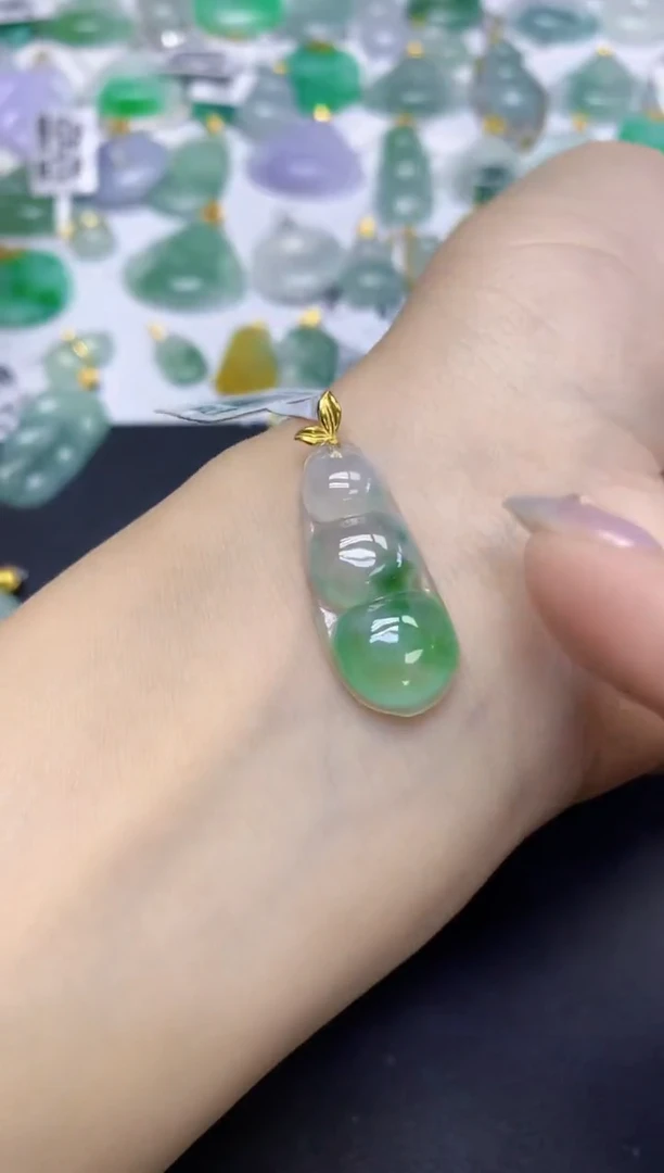 颈饰18K金镶嵌翡翠天然缅甸翡翠A货百元以上9元证书费自理