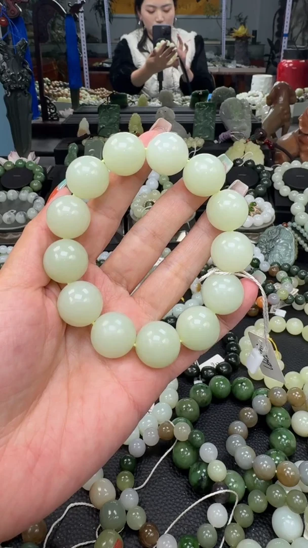 未镶嵌手串和田玉新疆且末奶油黄卡18