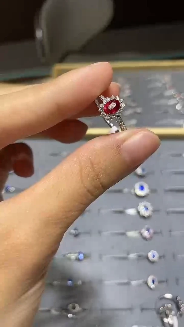戒指蓝宝石18K金镶嵌1