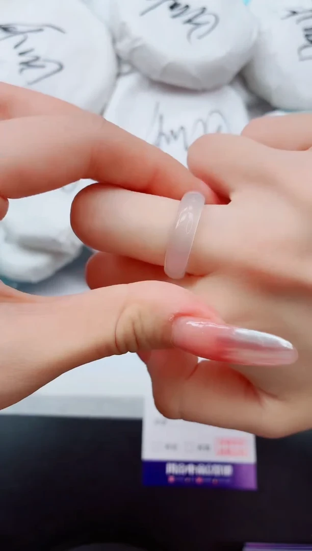 石英质玉未镶嵌戒指素圈戒指白