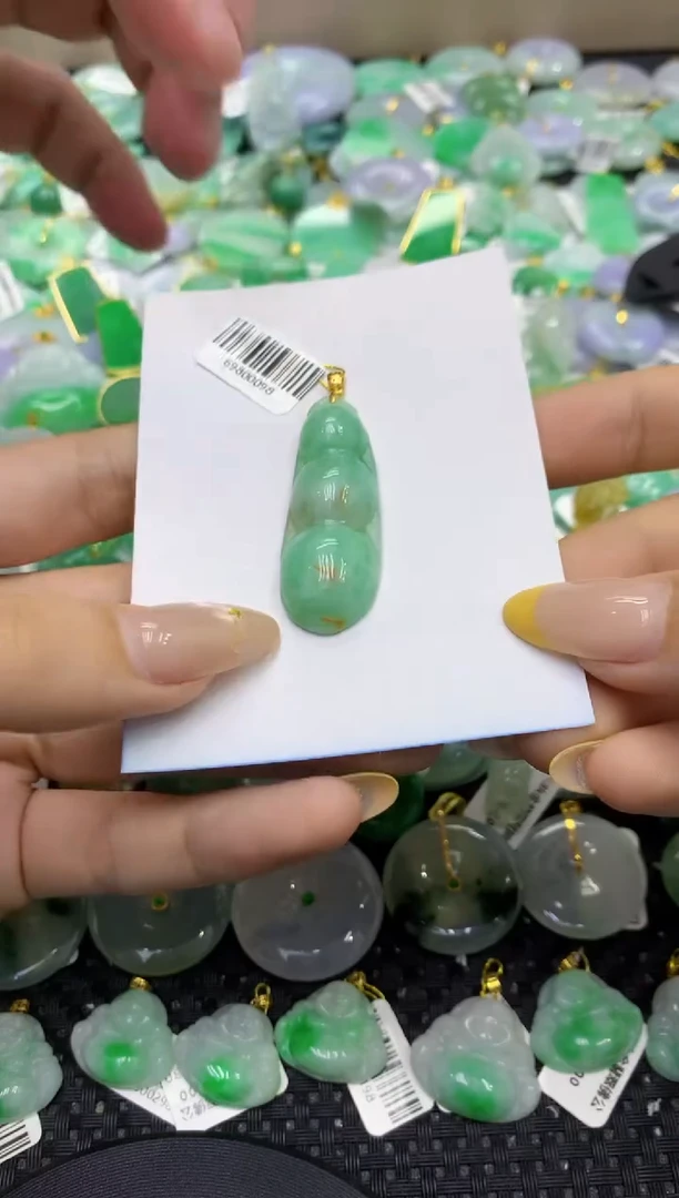 颈饰未镶嵌翡翠天然缅甸翡翠A货