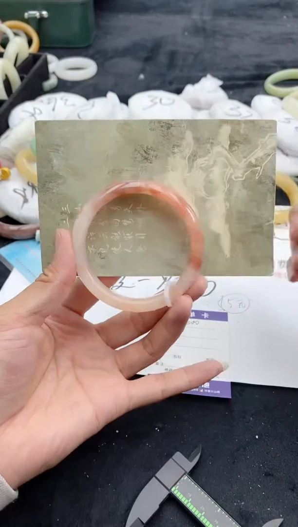 【闪购商品】石英质玉手镯未镶嵌200