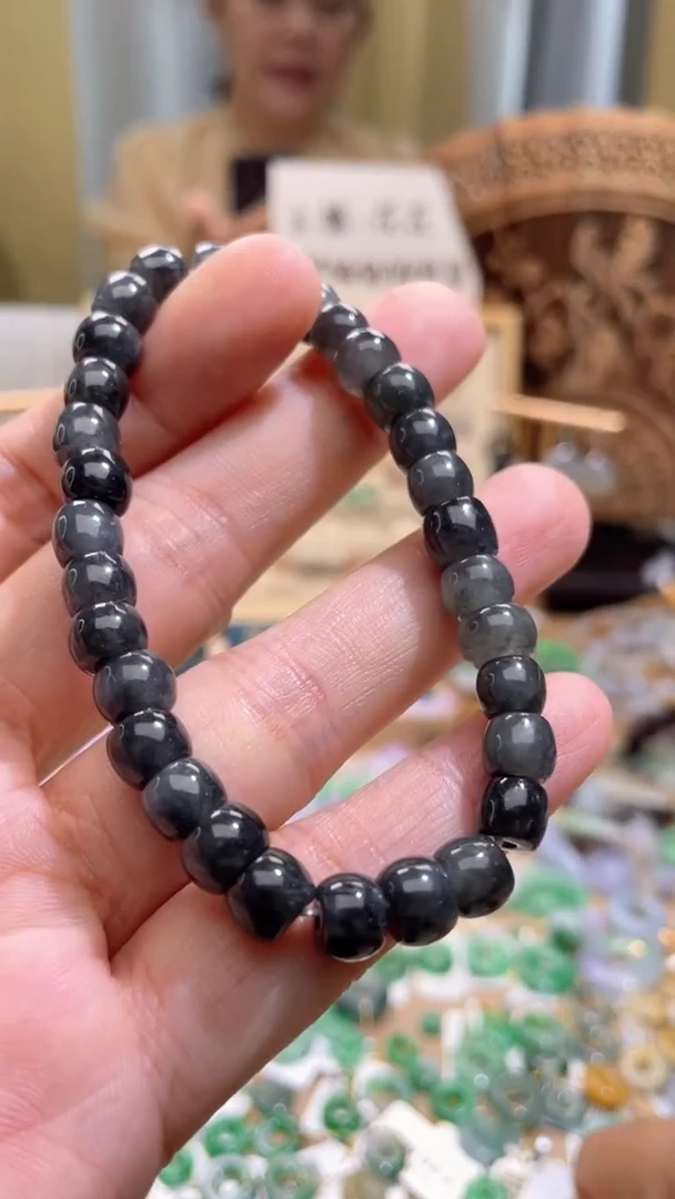 翡翠未镶嵌颈饰手串