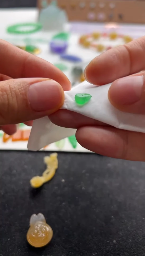 定制翡翠未镶嵌 绿葫芦毛货4500+450-mhq