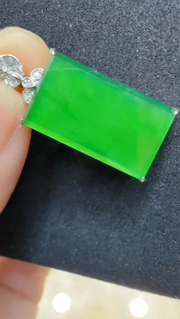 吊坠(不含链)18K金镶嵌翡翠多样性团购发一件