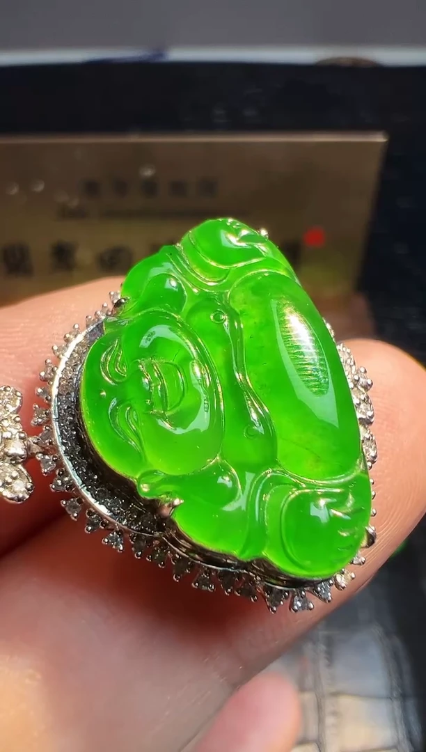 【闪购商品】翡翠颈饰18K金镶嵌翡翠回流