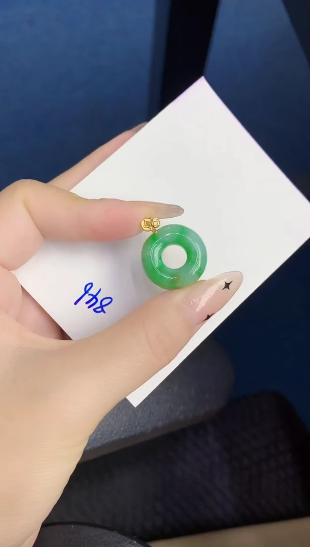 颈饰未镶嵌翡翠缅甸天然翡翠A货