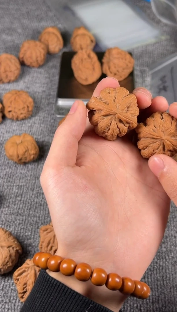 吊坠文玩核桃一****云43白狮子